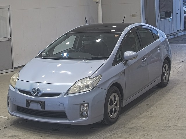 TOYOTA PRIUS — фото