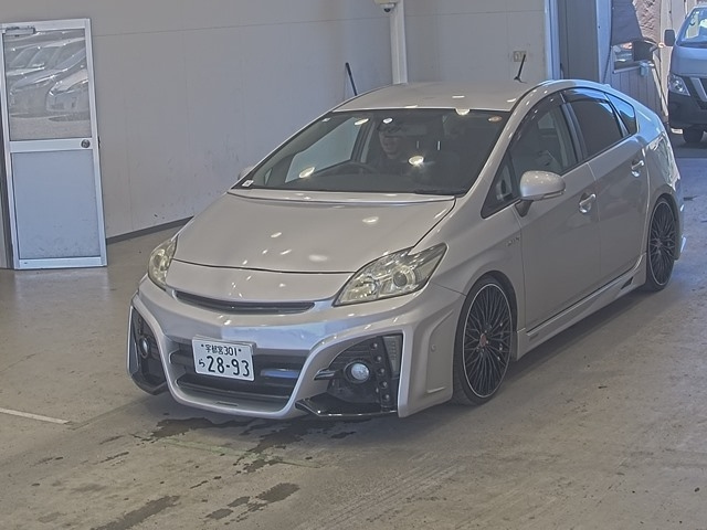 TOYOTA PRIUS — фото