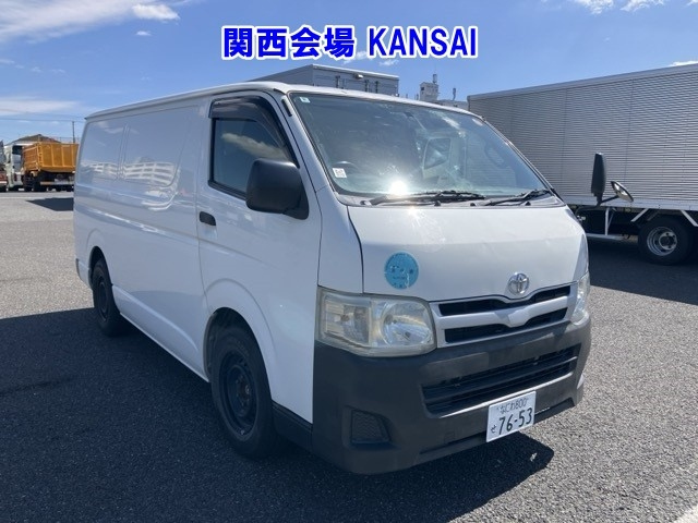 TOYOTA HIACE — фото