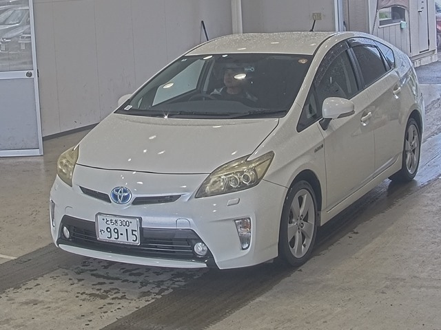 TOYOTA PRIUS — фото