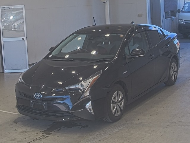 TOYOTA PRIUS — фото