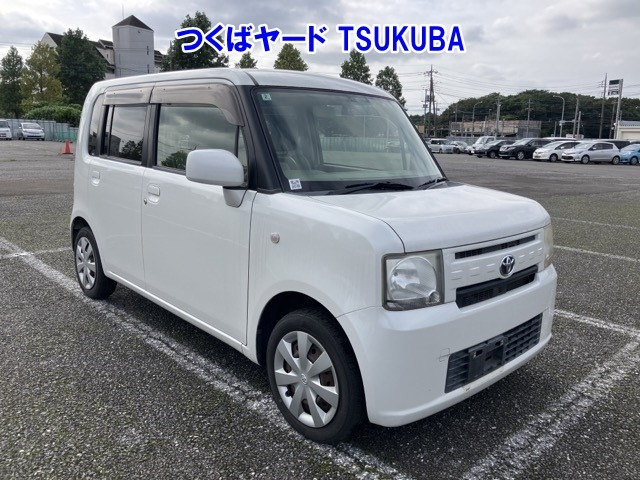 TOYOTA PIXIS SPACE