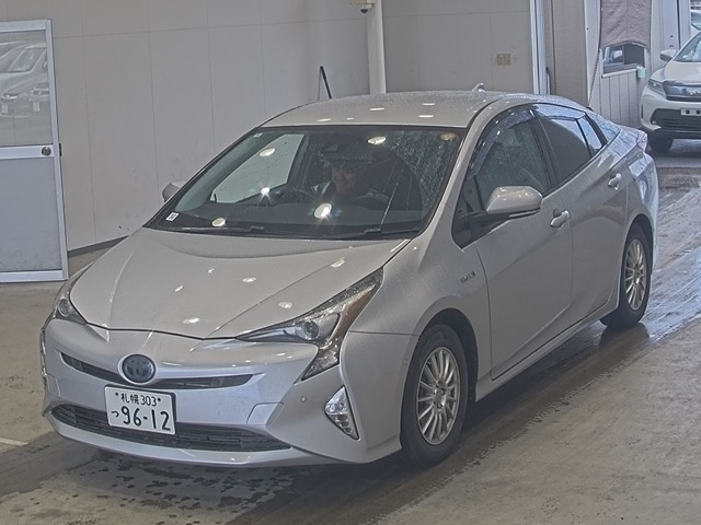 TOYOTA PRIUS — фото