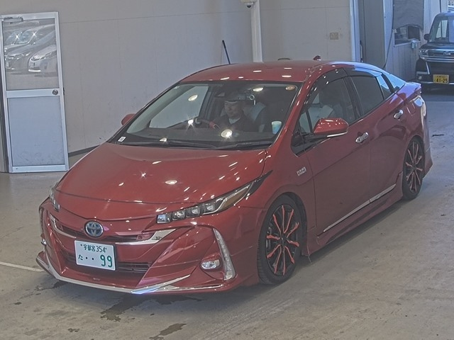 TOYOTA PRIUS — фото