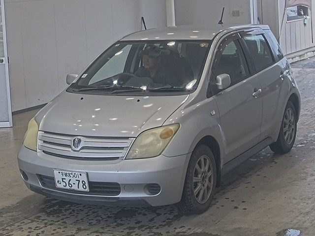TOYOTA IST — фото