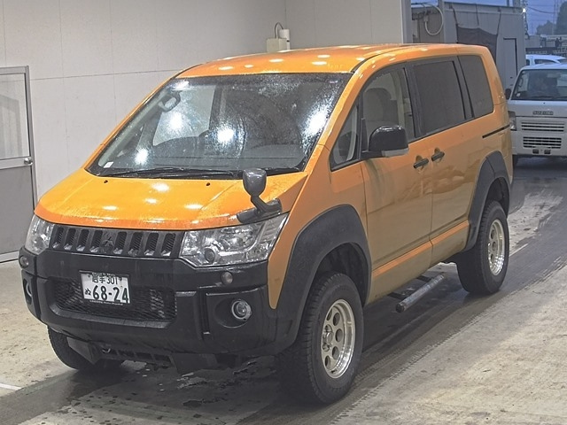 MITSUBISHI DELICA D5