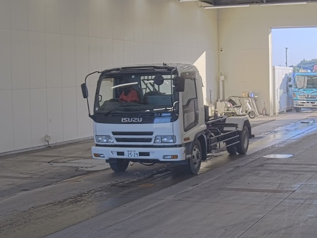 ISUZU FORWARD — фото