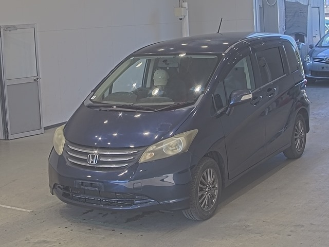 HONDA FREED — фото