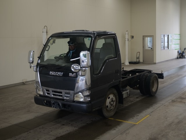 ISUZU ELF — фото