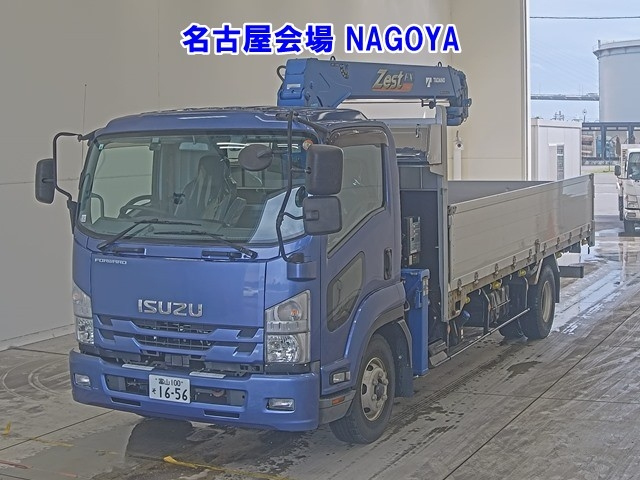 ISUZU FORWARD — фото