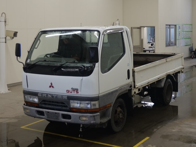MITSUBISHI CANTER — фото