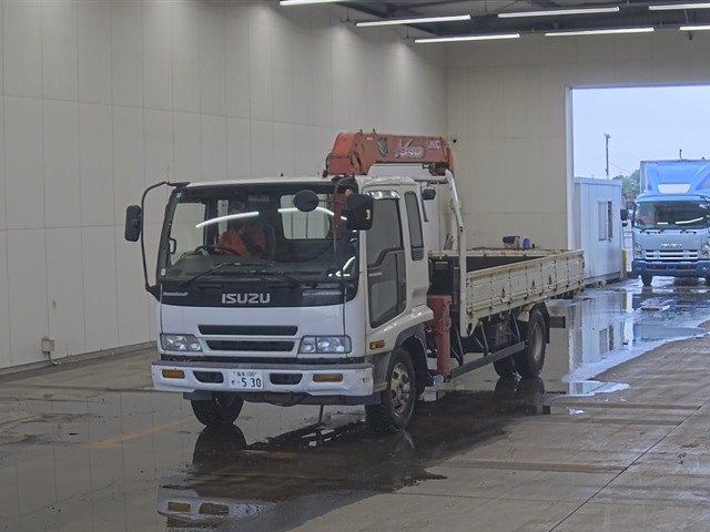 ISUZU FORWARD — фото