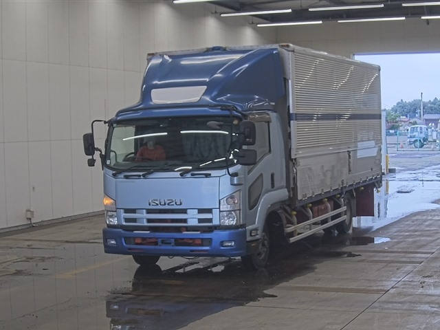 ISUZU FORWARD — фото