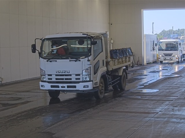 ISUZU FORWARD — фото