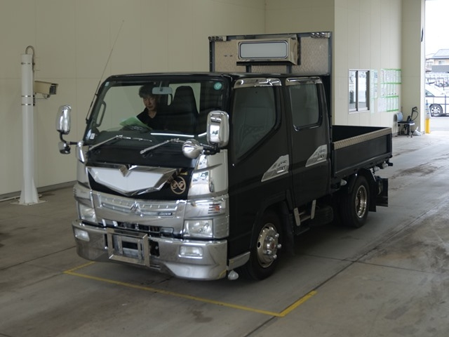 MITSUBISHI CANTER — фото