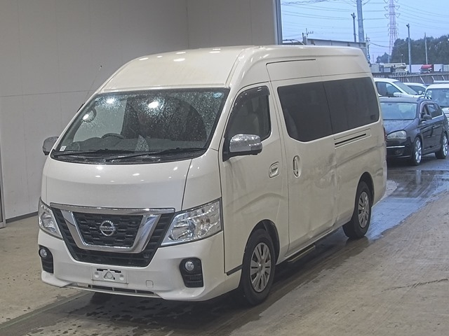 NISSAN CARAVAN — фото