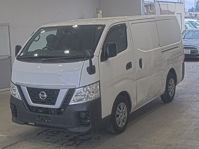 NISSAN CARAVAN — фото