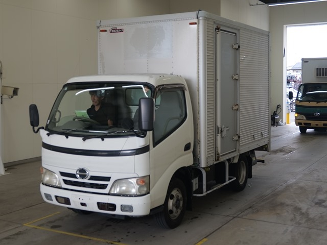 HINO DUTRO — фото
