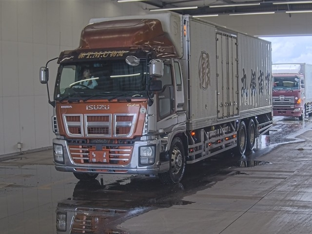 ISUZU GIGA