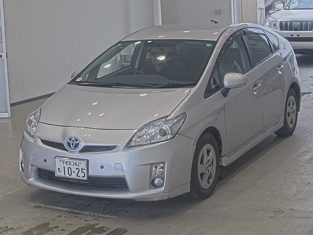 TOYOTA PRIUS — фото