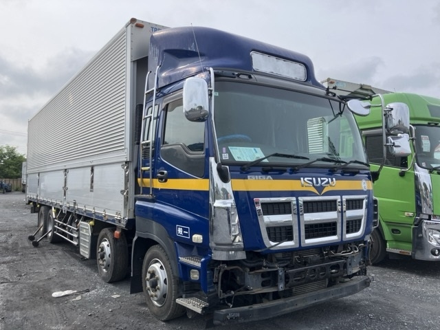 ISUZU GIGA