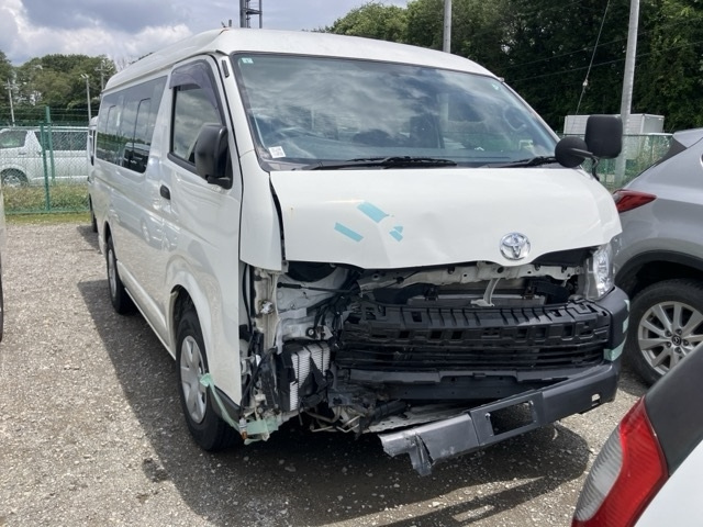 TOYOTA HIACE — фото