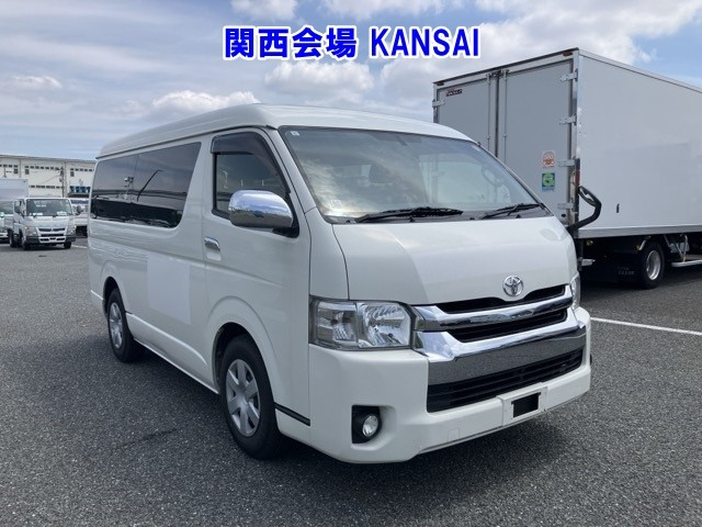 TOYOTA HIACE — фото