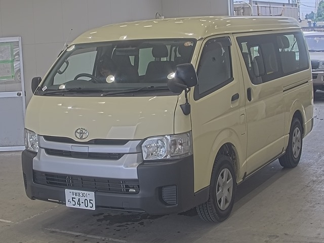 TOYOTA HIACE — фото