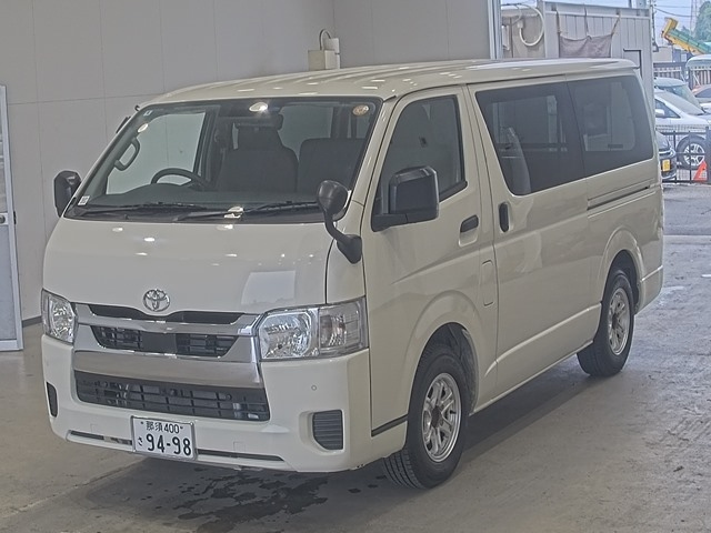 TOYOTA HIACE VAN