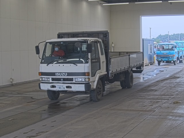 ISUZU FORWARD — фото