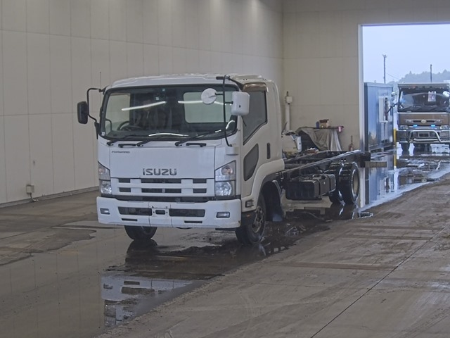 ISUZU FORWARD — фото