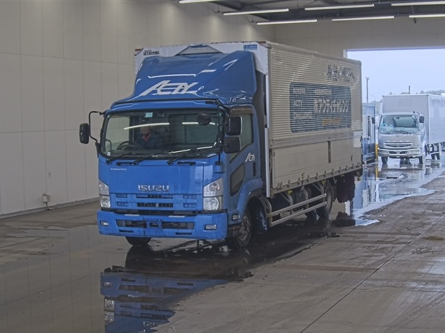ISUZU FORWARD — фото