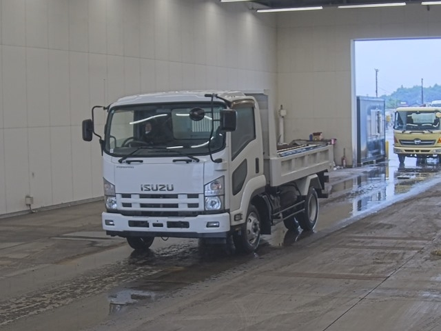 ISUZU FORWARD — фото