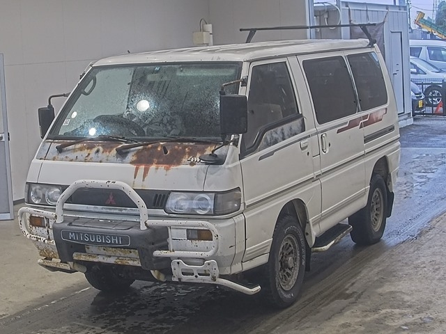 MITSUBISHI DELICA WAGON