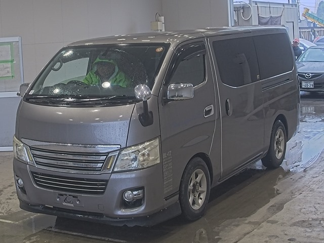 NISSAN CARAVAN — фото