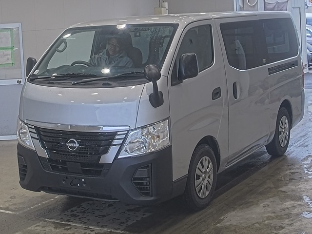 NISSAN CARAVAN — фото