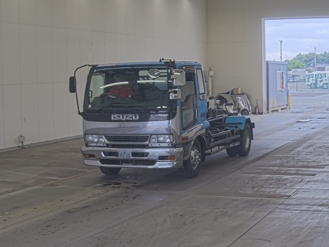 ISUZU FORWARD — фото