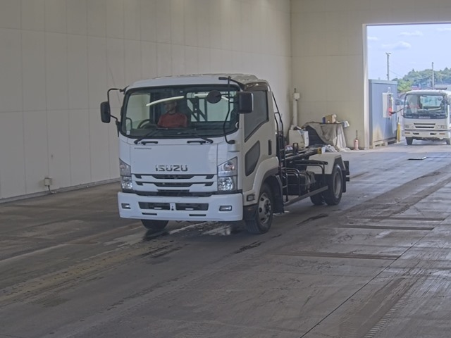 ISUZU FORWARD — фото