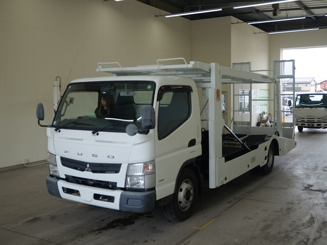 MITSUBISHI CANTER — фото