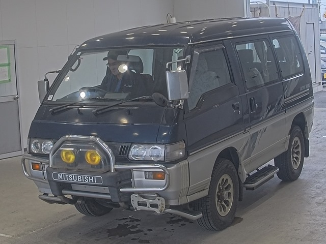 MITSUBISHI DELICA — фото