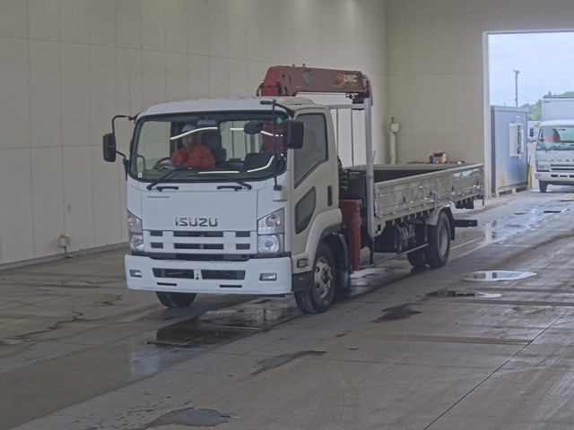 ISUZU FORWARD — фото