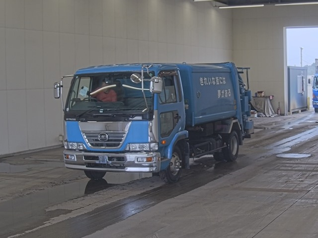 NISSAN CONDOR — фото