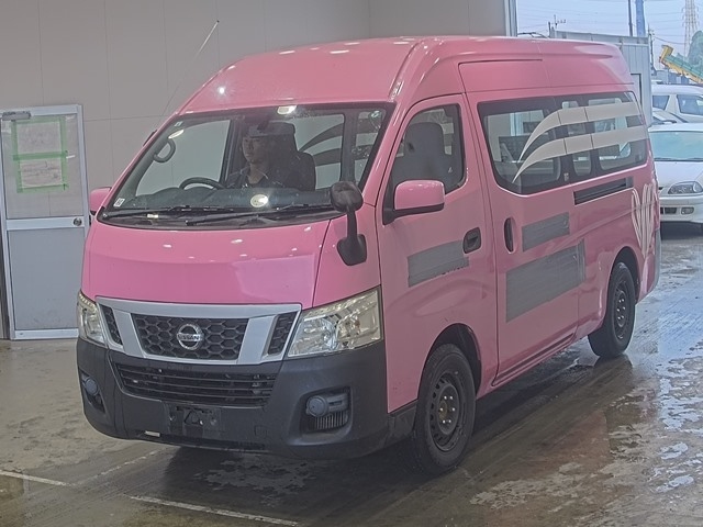 NISSAN CARAVAN — фото