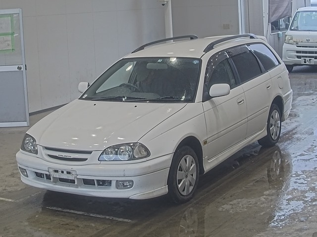 TOYOTA CALDINA — фото