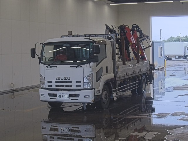 ISUZU FORWARD — фото