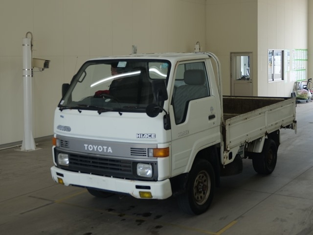 TOYOTA HIACE — фото