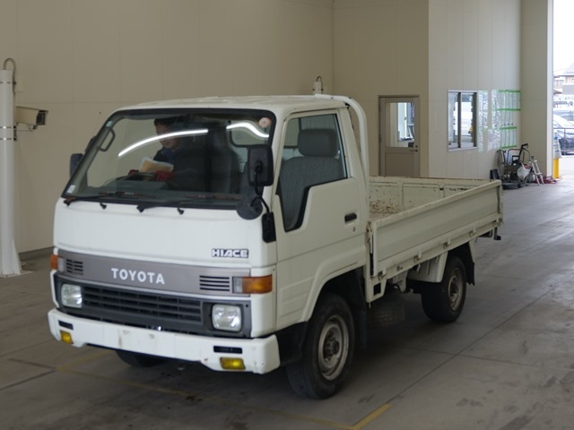 TOYOTA HIACE — фото