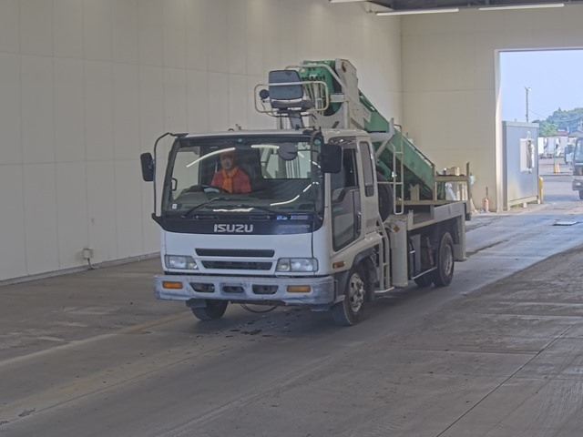 ISUZU FORWARD — фото