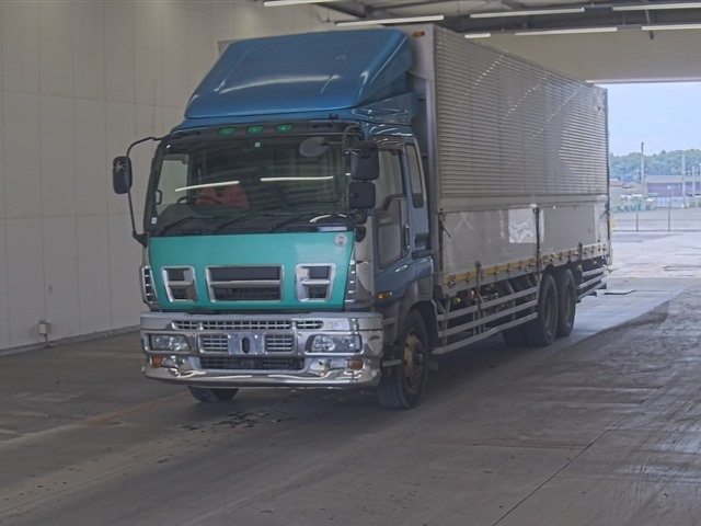 ISUZU GIGA — фото