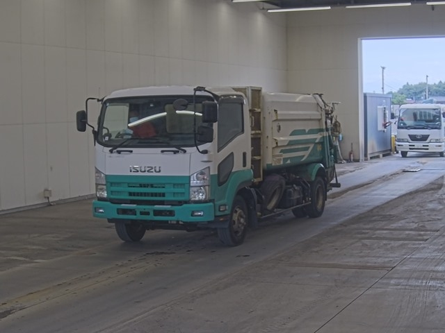 ISUZU FORWARD — фото